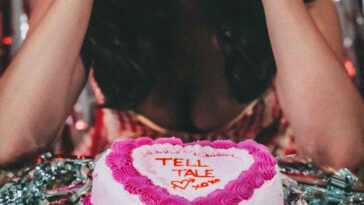 prod_track-files_1856950_album_cover_Zoe-Unsworth-tell-tale-album_cover