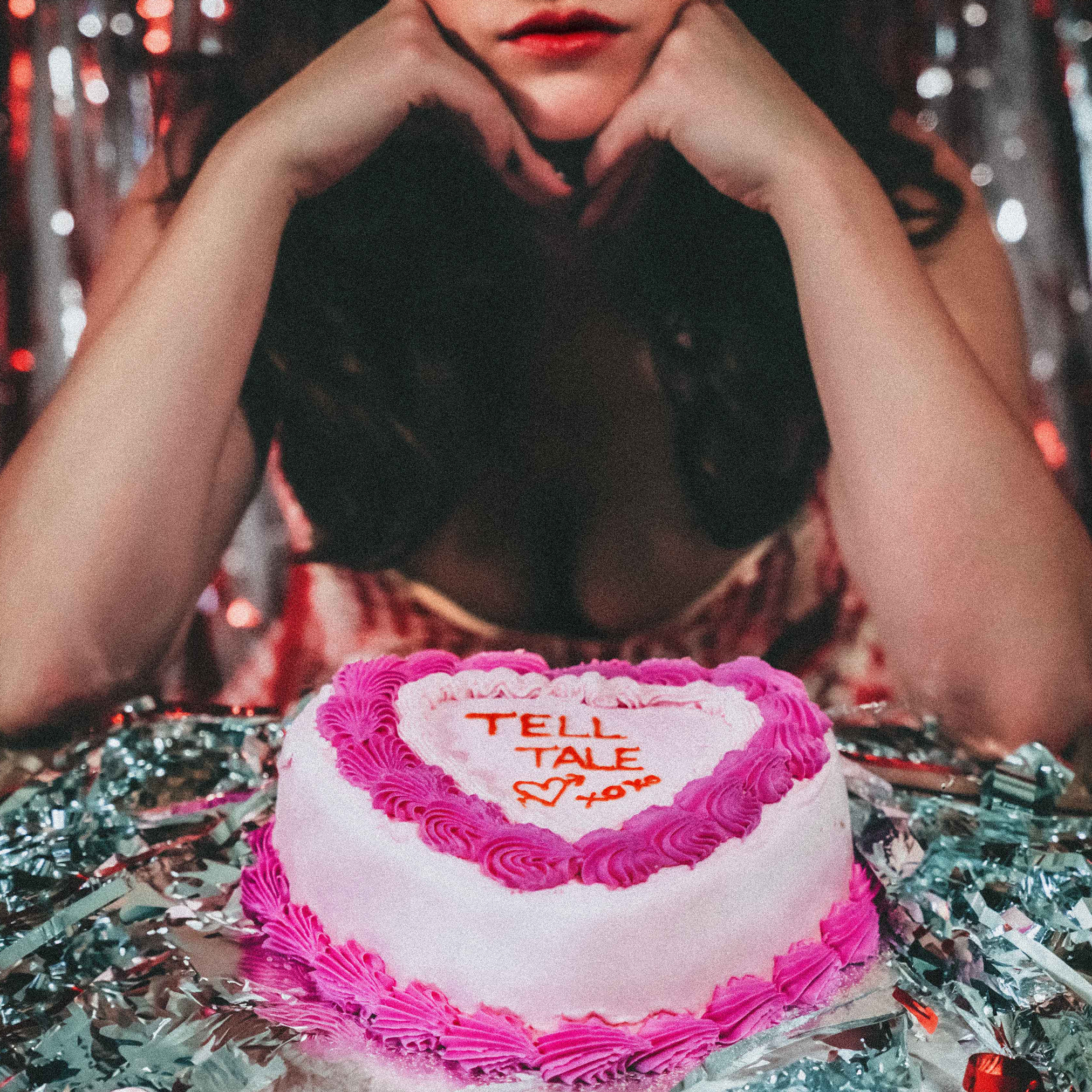 prod_track-files_1856950_album_cover_Zoe-Unsworth-tell-tale-album_cover